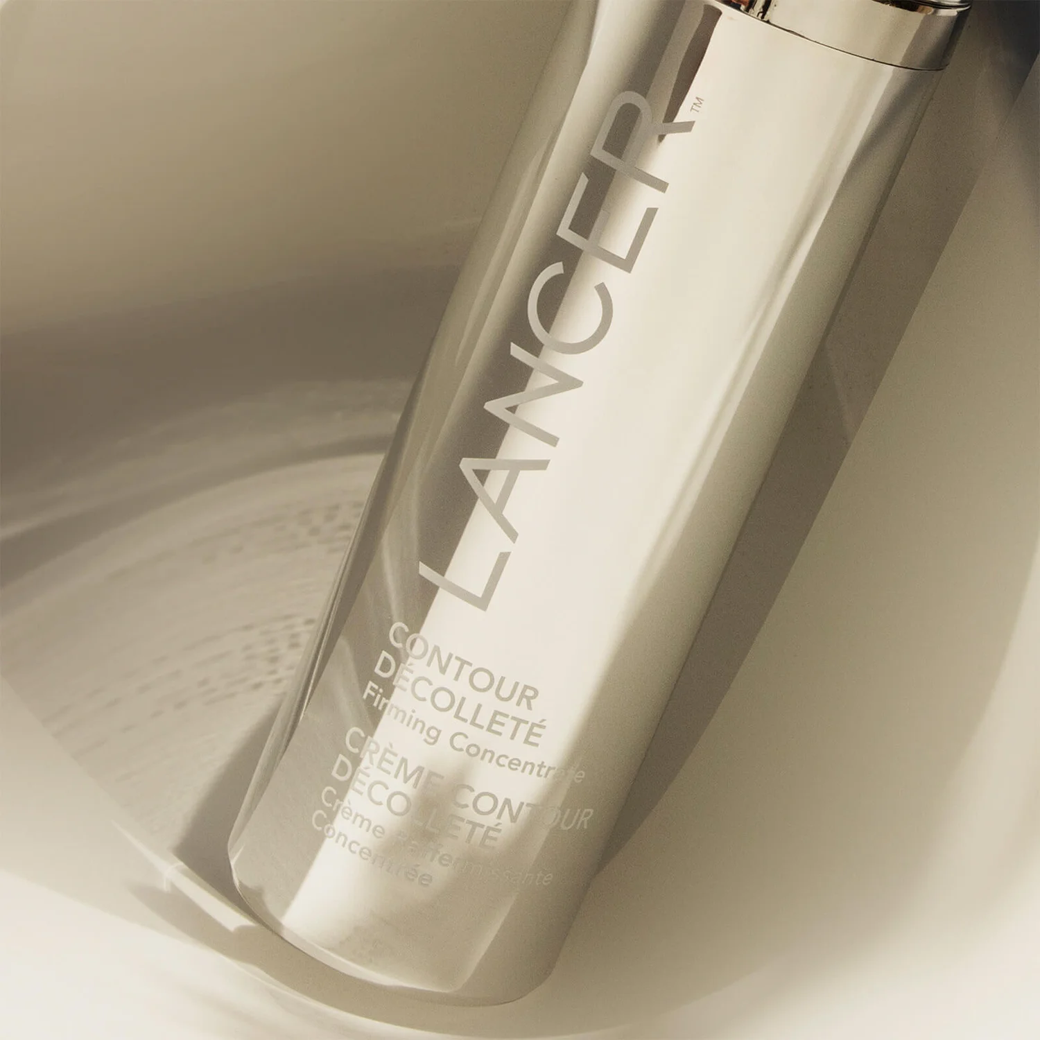 Lancer Skincare Contour Décolleté (50ml) 5 Lancer Skincare Contour Décolleté (50ml) - Image 5