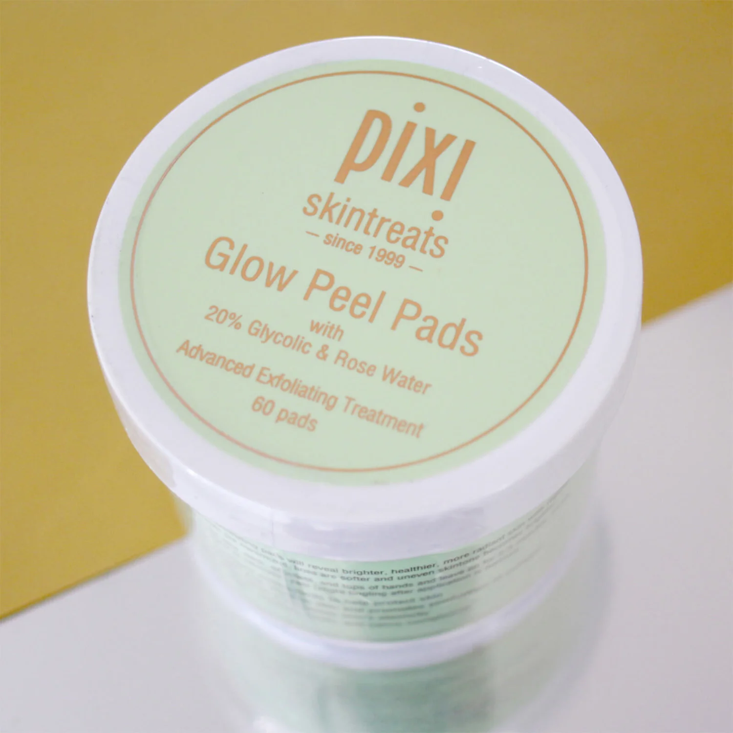 PIXI Glow Peel Pads Glycolic Acid (60 Pads) 2 PIXI Glow Peel Pads Glycolic Acid (60 Pads) - Image 2