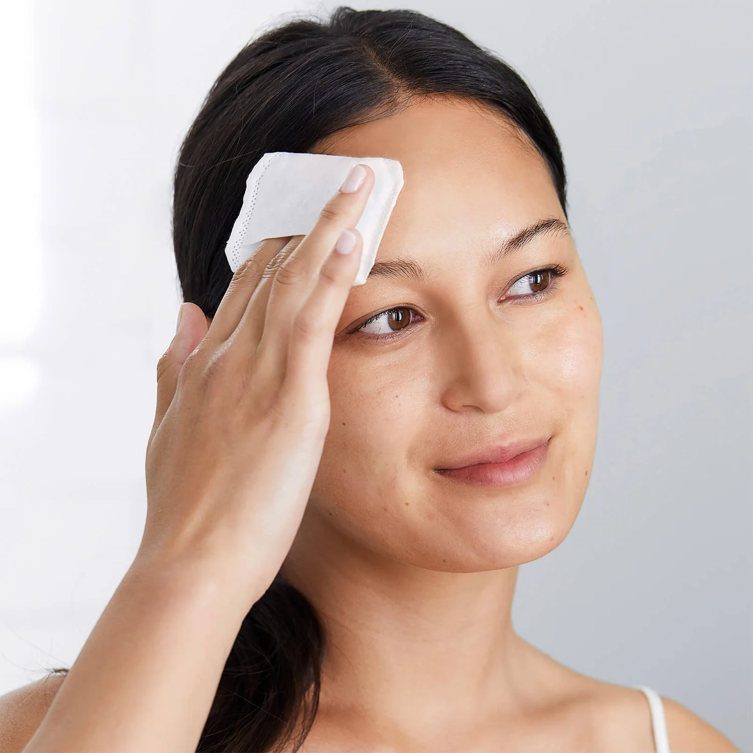 DHC Eye And Lip Make-Up Remover (120ml) 3 DHC Eye And Lip Make-Up Remover (120ml) - Image 3