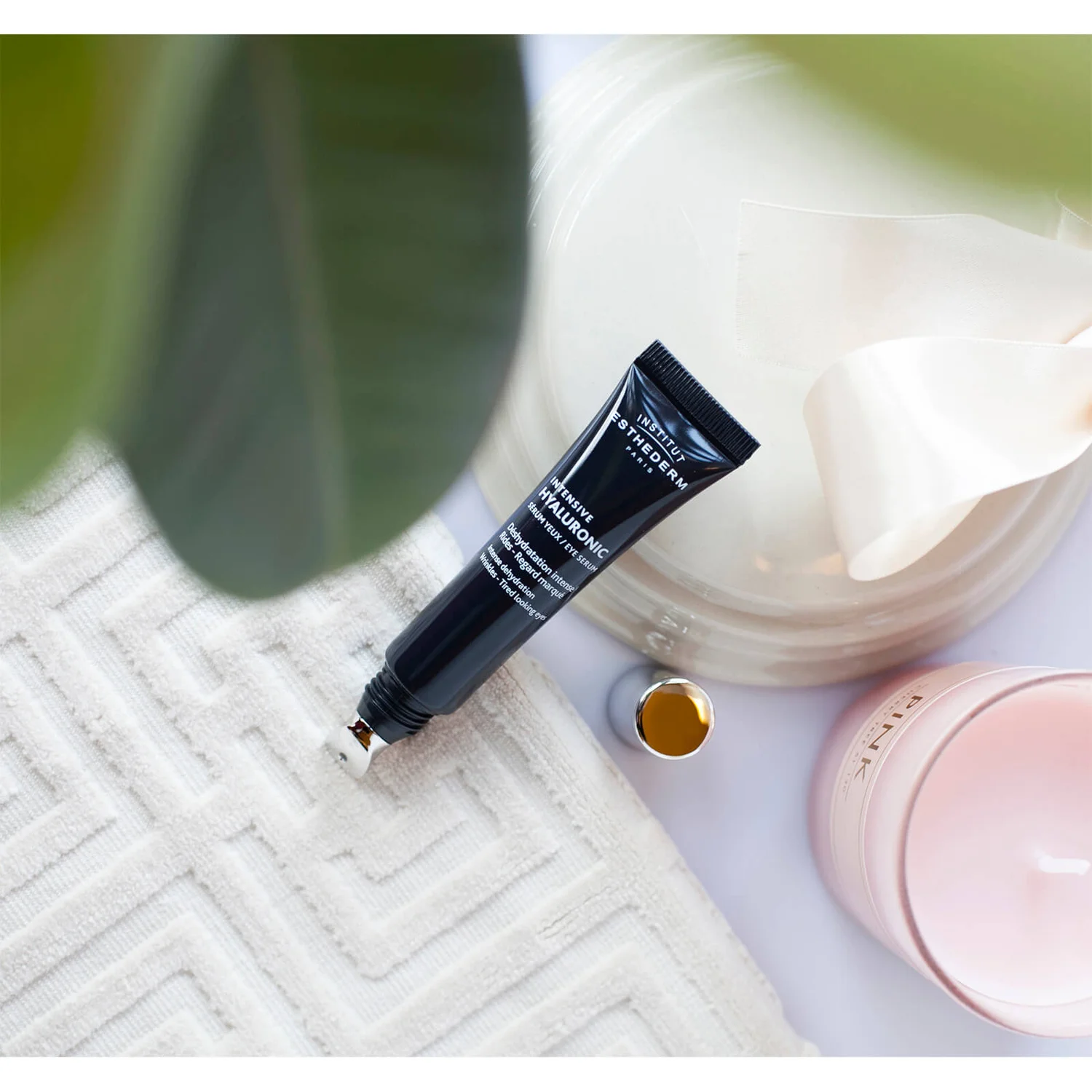 Institut Esthederm Intensive Hyaluronic Acid Eye Contour Serum 15ml 3 Institut Esthederm Intensive Hyaluronic Acid Eye Contour Serum 15ml - Image 3