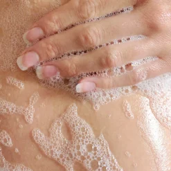 Mio Dive In Refreshing Body Wash With AHAs 200ml -Beauty Mix Shop 12093383 1524787837010513