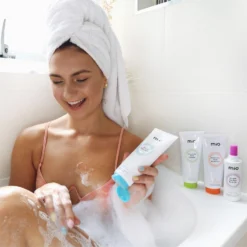 Mio Dive In Refreshing Body Wash With AHAs 200ml -Beauty Mix Shop 12093383 8614799239354884